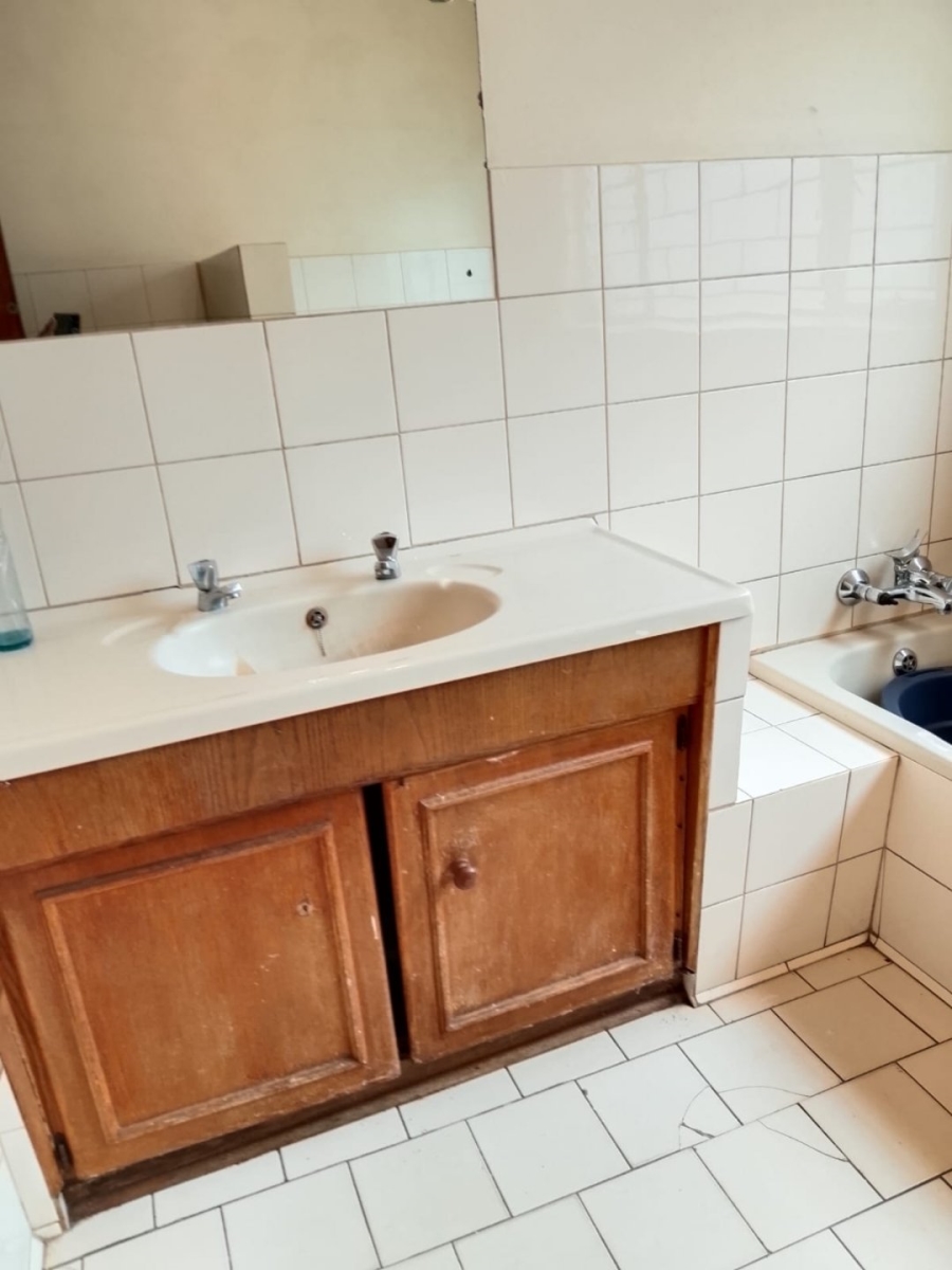 5 Bedroom Property for Sale in Roosheuwel North West